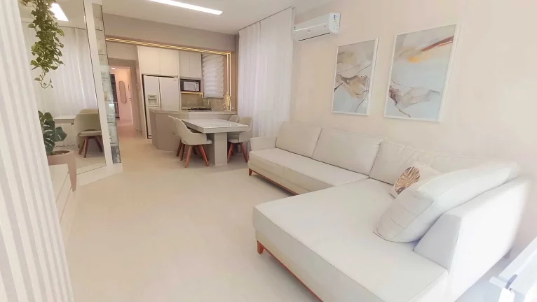 Imagem Apartamento com 3 dormitórios sendo 1 suíte e 1 vaga garagem no Centro de Balneário Camboriú