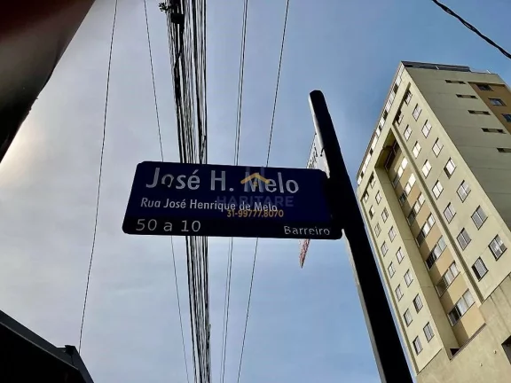Imagem Casa no melhor ponto do Milionários.