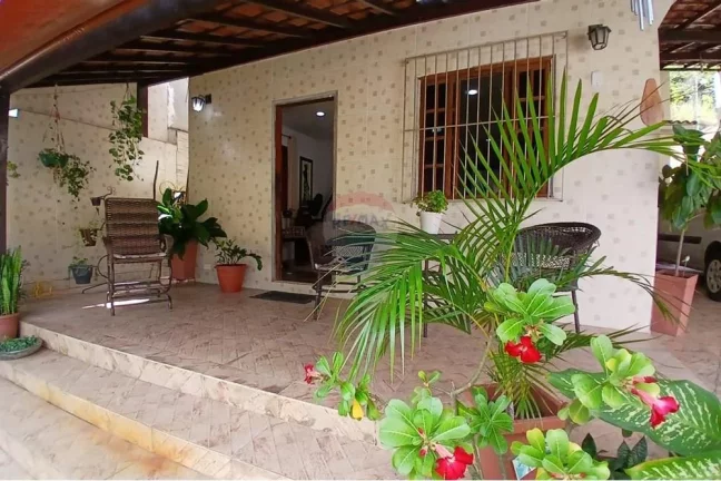 Imagem Casa com 4 quartos à venda em Vila Valqueire, Rio de Janeiro
