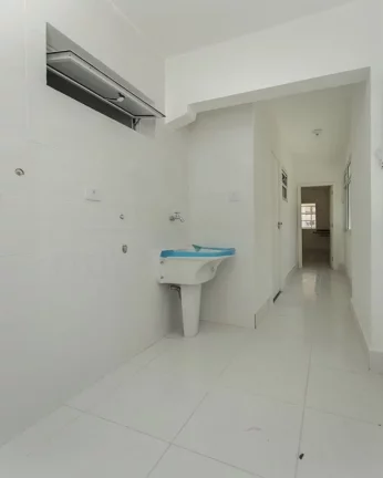 Imagem Belíssimo apartamento, totalmente reformado , amplas janelas, ensolarado, 04 dormitórios , banheir...