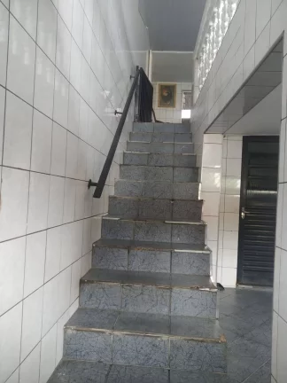 Imagem Sobrado Maravilhoso 240 m² 3 Dormitórios 2 vagas de Garagens Estuda Carro
