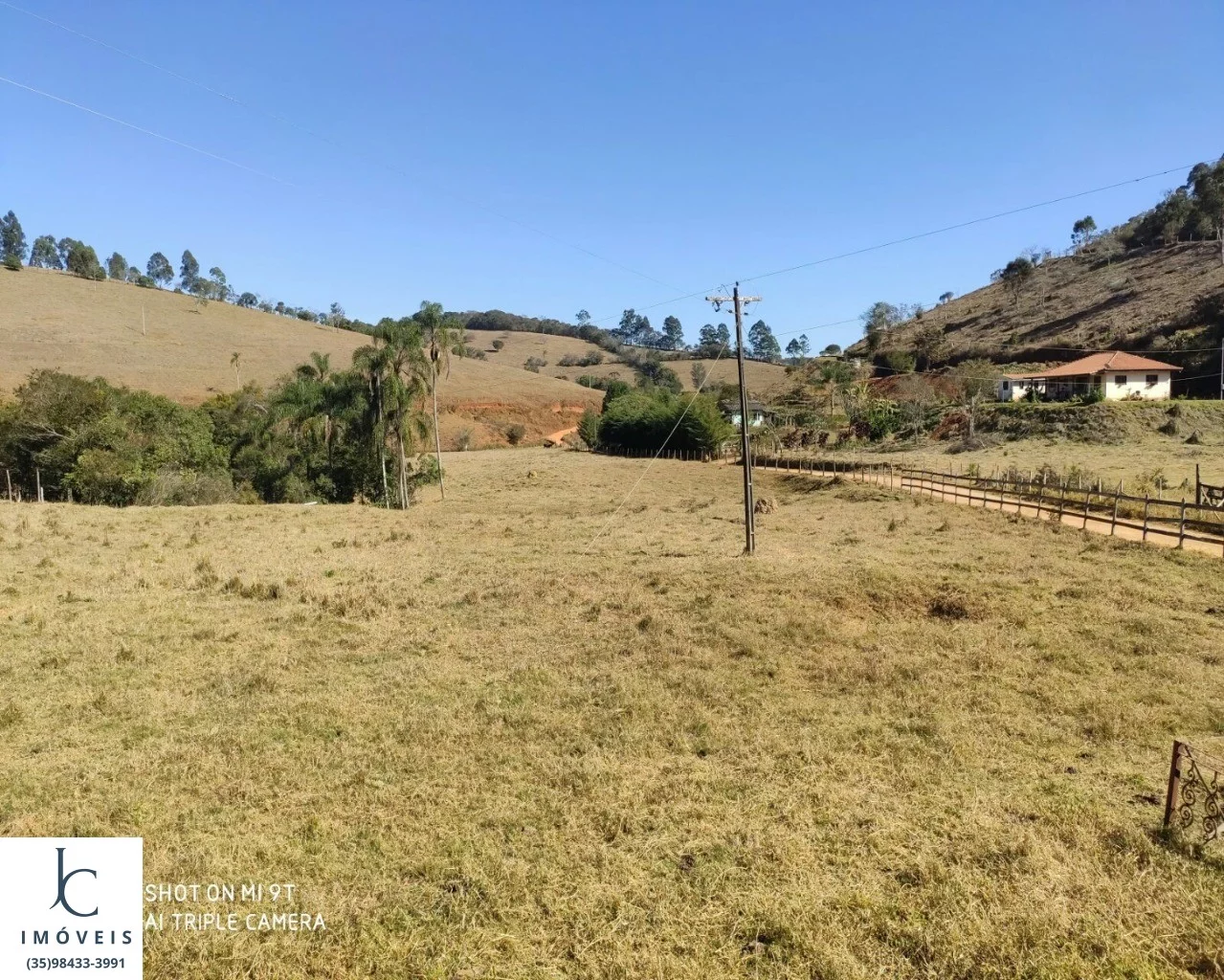Imagem Sítio , próximo à São Lourenço MG, topografia plana, energia el?(C)trica instalada, muita água, lago, ducha natural, casa grande, estrada boa.