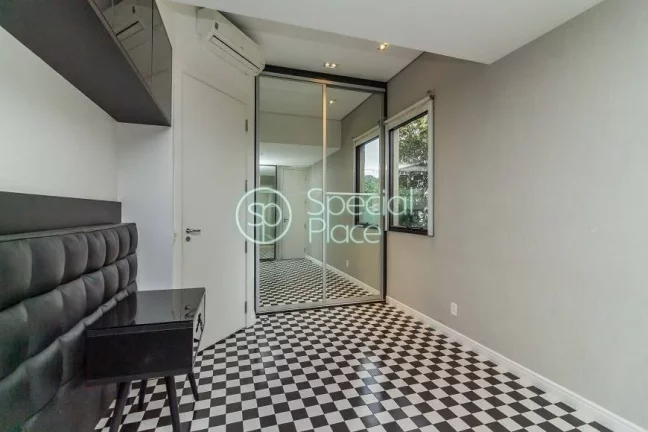Imagem Apartamento com 217m² em Perdizes Living amplo com lareira, com caixilhos do piso ao teto, muito cl...
