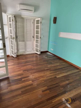 Imagem Casa à venda no Alto de Pinheiros São Paulo SP com 2 suítes, 2 vagas de garagem e 200m².