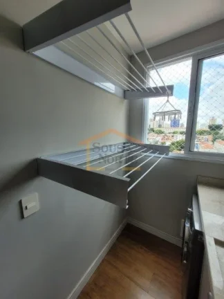 Imagem Apartamento com 40 m². Possui 2 dormitórios, 1 banheiro, piso em porcelanato em todos os ambientes...