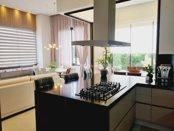 Imagem Casa à venda no Condomínio Reserva Real em Paulínia

Casa maravilhosa térrea com 4 anos, com 3 q...