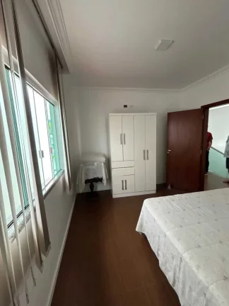 Imagem Casa com 3 dormitórios sendo 1 suíte e 4 vagas de garagem em Balneário Camboriú/SC