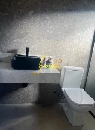 Imagem Casa térrea em obra com 04 suítes e área construída de 166,93m2