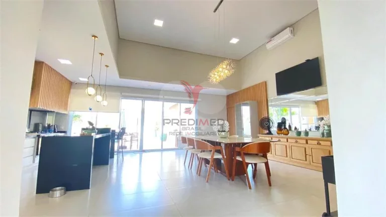 Imagem Residencial Jardim Itamaraty, Casa com 3 Suites. 2 Vagas de Garagem