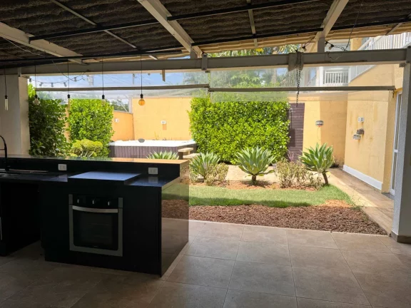 Imagem Casa com 4 suítes ao lado do Shopping da Granja Viana