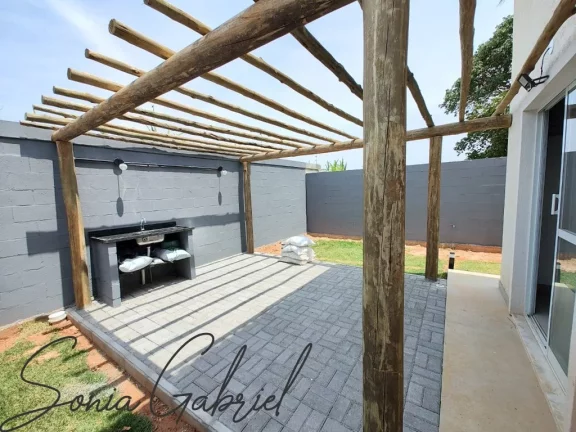 Imagem Aluguel de Casa na Vila Quinta dos Manacas em Vinhedo-SP: 3 quartos, 1 suíte, 2 salas, 2 vagas de garagem, 96,17 m². Venha Conferir! Imagem Aluguel de Casa na Vila Quinta dos Manacas em Vinhedo-SP: 3 quartos, 1 suíte, 2 salas, 2 vagas de garagem, 96,17 m². Venha Conferir!