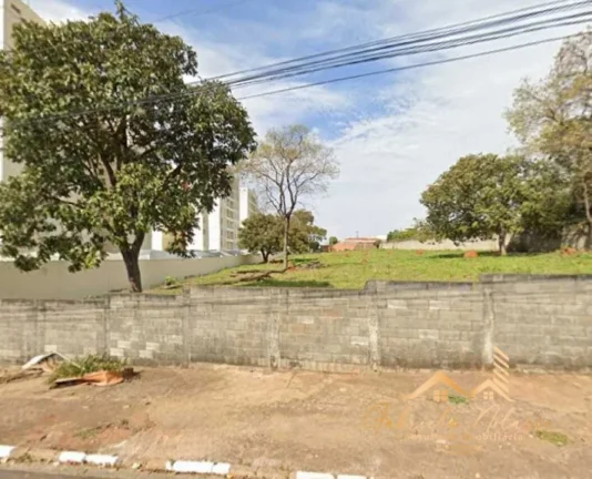 Imagem Terreno numa das melhores avenidas da cidade