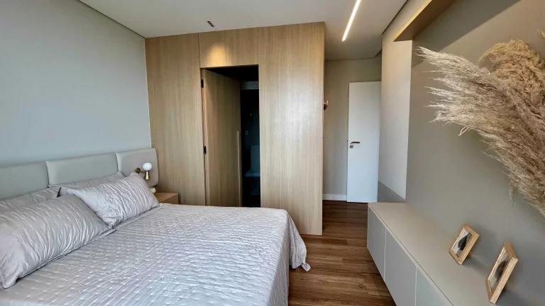 Imagem Duplex mobiliado com 3 dormitórios sendo 1 suíte e 2 vagas, 100m da praia de Gravatá Navegantes/SC