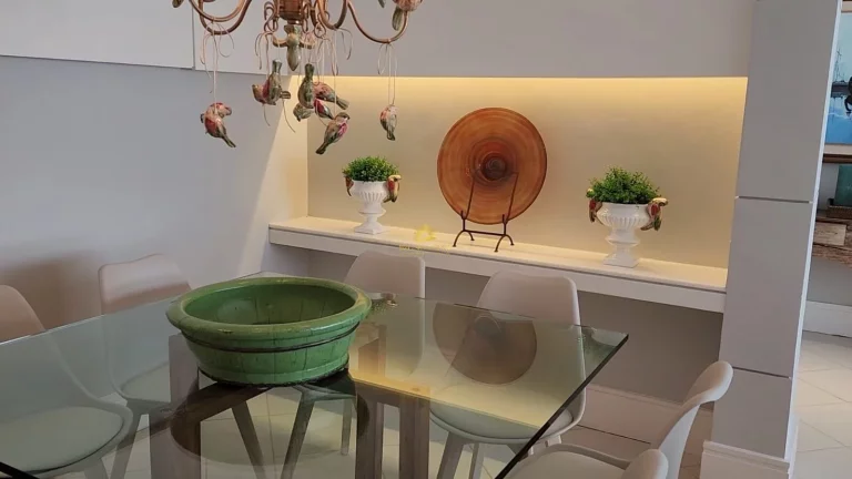 Imagem Apartamento Lateral com Vista Parcial para o Mar

Situado em um dos pontos mais privilegiados da Ens...