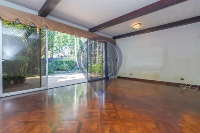 Imagem Imóvel de luxo à venda em São Paulo-SP: Casa de 4 quartos, 2 suítes, 2 salas, 6 banheiros, 5 vagas no Bosque da Saúde - 508m².