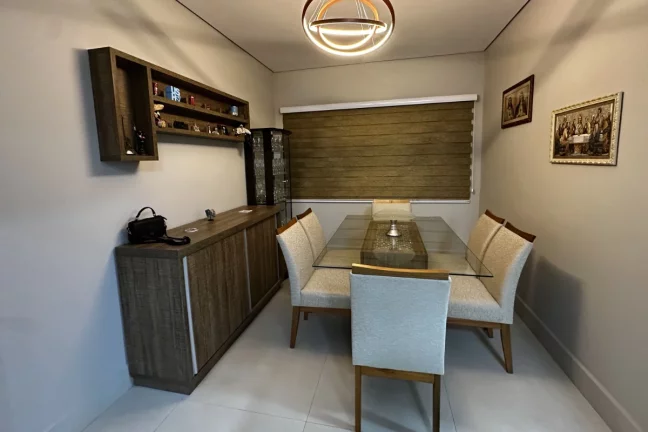 Imagem Casa de vila para venda em Vila Santa Cruz com 3 quartos, sendo 2 suítes, 280m2