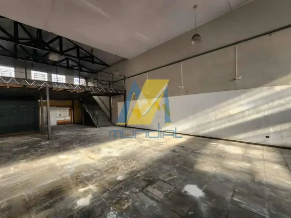 Imagem Galpão à Venda com 378 m², Pé-Direito de 6 Metros
