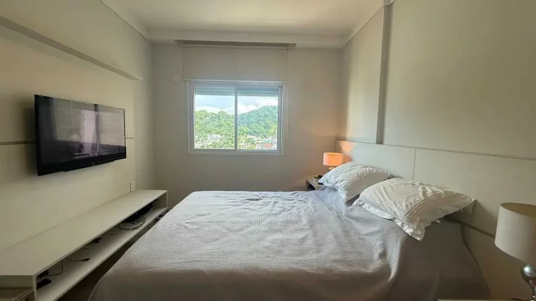 Imagem Apartamento com 2 dormitórios sendo 1 suíte e 1 vaga de garagem na Praia Brava em Itajaí