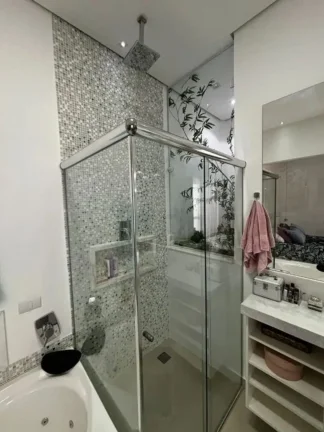 Imagem Casa em Condomínio de Luxo à Venda em Sorocaba-SP: 3 quartos, 3 suítes, 3 salas, 5 banheiros, 4 vagas e 220m² de área.