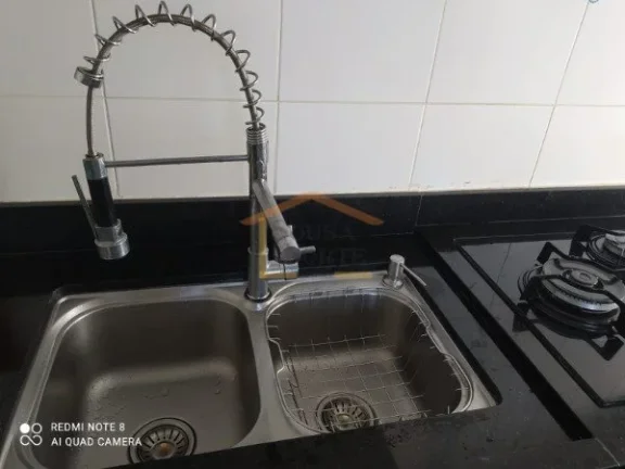 Imagem Apartamento compacto e funcional com 1 dormitório, banheiro com box, cozinha americana integrada à...