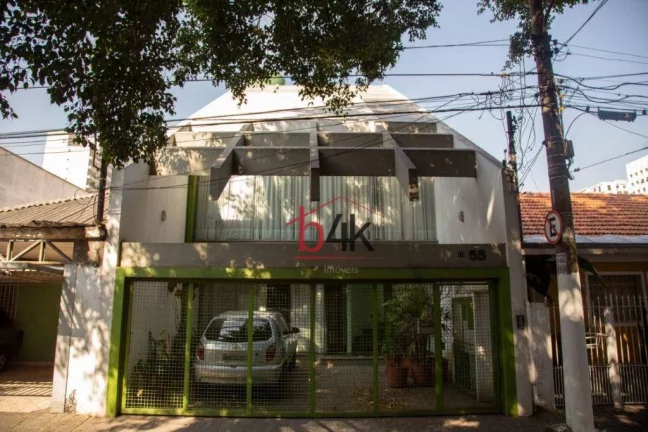 Casa para locação e/ou venda em Moema. 200m², 4 quartos, 4 banheiros e 3 pavimentos. na rua Maturi, 55.