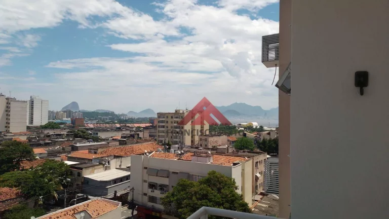 Imagem Apartamento com 2 dormitórios à venda, 67 m² por R$ 340.000,00 - Centro - Niterói/RJ
