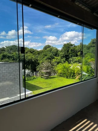 Imagem Impecável Casa de 3 Quartos em Condomínio no Bosque dos Eucaliptos, Araçoiaba da Serra-SP - 221m² de Pura Elegância!