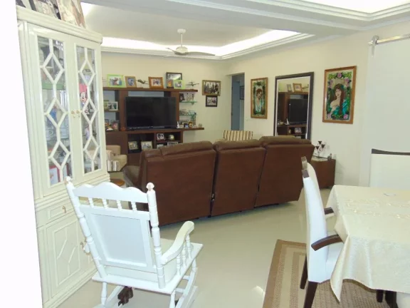 Imagem Praia de Pitangueiras,Amplo Apartamento com 132 Metros Úteis,Lazer,2 Garagens,Centrinho,Novo!