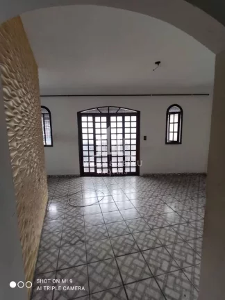Imagem Aluga Imóvel Comercial ou Residencial (Sobreloja), 5 Cômodos, 2 Banheiros, Sem Vaga, Na Av. Pres. Castelo Branco, Jardim Zaíra, Mauá-SP