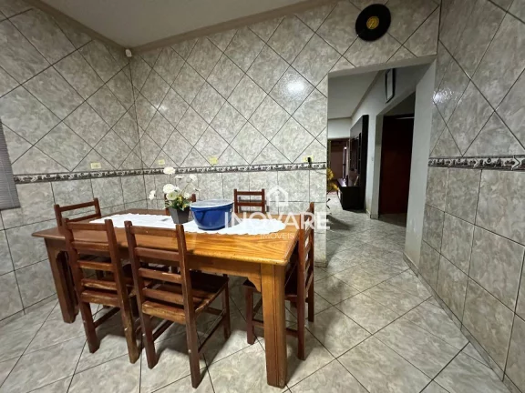 Imagem Casa com 3 dormitórios à venda, 180 m² por R$ 600.000,00 - Jardim Leonora - Itumbiara/GO
