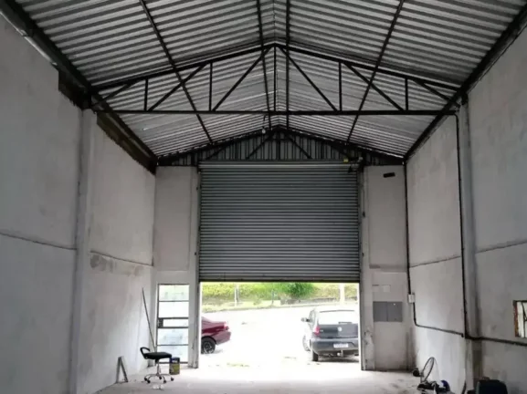 Imagem Excelente Oportunidade de Galpão para Venda ou Aluguel em Barbacena/MG