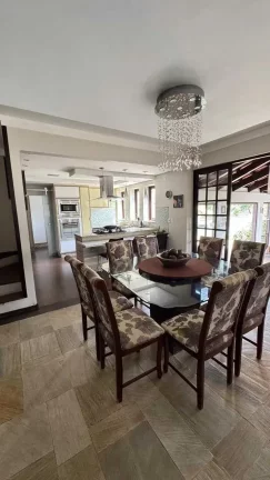 Imagem Casa alto padrão 1 suíte + 2 demi-suítes e 2 vagas de garagem - Saguaçu | Joinville/SC