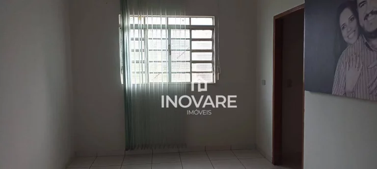 Imagem Casa com 5 dormitórios à venda, 250 m² por R$ 750.000,00 - Setor Central - Itumbiara/GO
