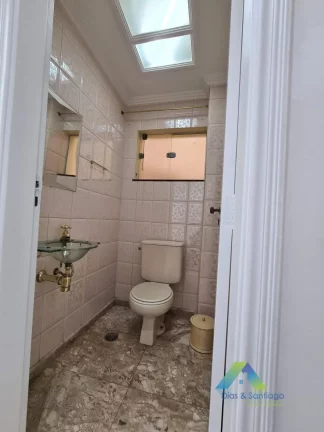Imagem Sobrado com 3 suítes e 4 vagas em Vila Pires, Santo André/SP !!