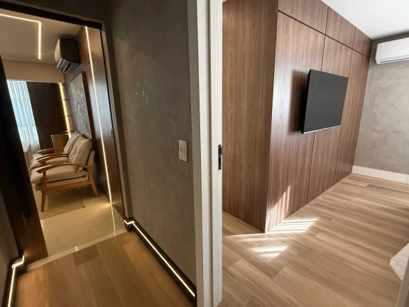 Imagem Apartamento último andar com 3 dormitórios sendo 2 suítes e 2 vagas de garagem - Balneário Camboriú/SC