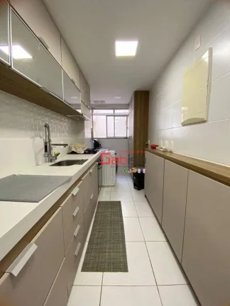 Imagem Apartamento com 3 dormitórios à venda, 119 m² por R$ 600.000,00 - Braga - Cabo Frio/RJ