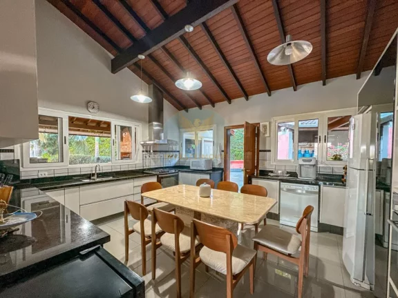 Imagem Casa em Condomínio a Venda no bairro Granja Viana - Carapicuíba, SP