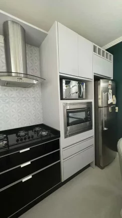 Imagem Geminado com 3 dormitórios e 4 vagas de garagem no bairro Parque Guarani em Joinville - SC