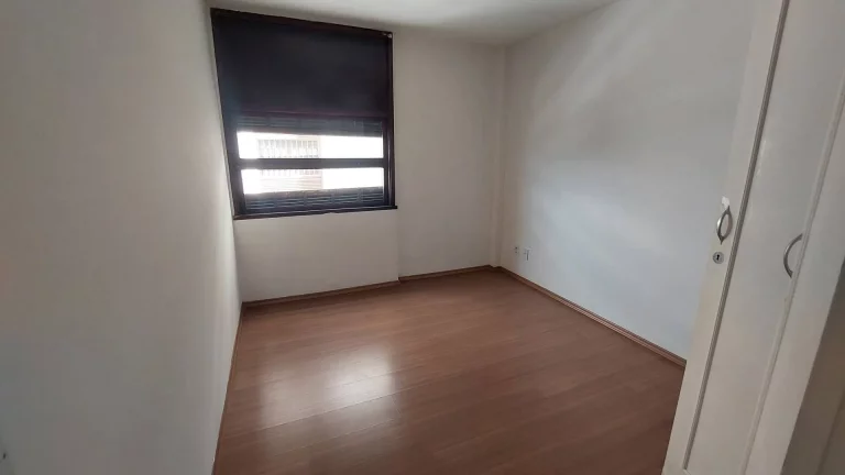 Imagem Apartamento com 2 Quartos e 2 banheiros à Venda, 82 m² por R$ 390.000,00