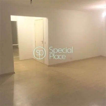 Imagem Apartamento com 180m² a venda no Itaim Bibi com ambientes amplos e claros. Living para dois ambient...