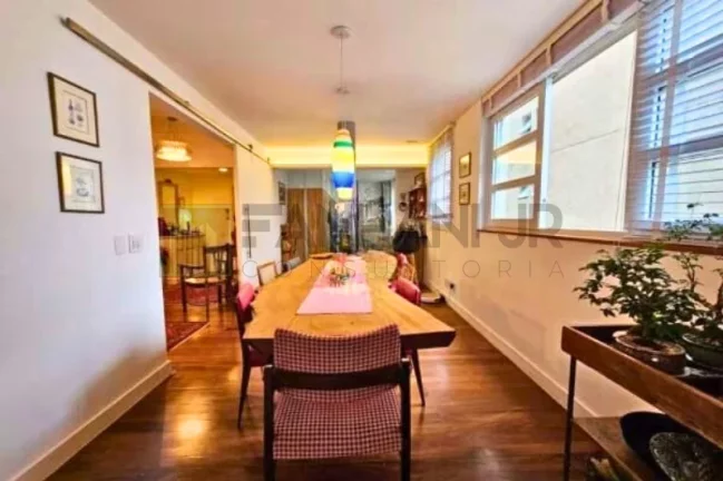 Imagem Imperdível Apartamento de Luxo à Venda em Jardim Paulista, São Paulo-SP: 3 Quartos, 3 Suítes, 4 Salas, 4 Banheiros, 3 Vagas de Garagem, 282m²!