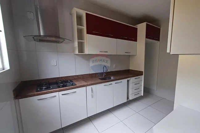 Imagem Casa em condomínio fechado,três dormitórios.