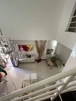 Imagem Casa no Aeroporto: 3 Quartos, 2 Suítes, 230m² e 3 Vagas de Garagem - Confira!