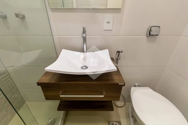 Imagem Apartamento de 2 Quartos para Venda em Copacabana com 80 m²