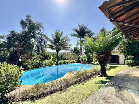 Imagem Cond. Vila Velha - Rústica, TÉRREA em 4 lotes, 5 dorm/3ste, piscina!