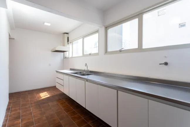 Imagem Apartamento 121M², 3Q, 1 Suíte, 2 Banheiros, 1 Vaga, Academia, Piscina, Salão de Festas, Churrasqueira, Playground, Quadra, Espaço Gourmet.
