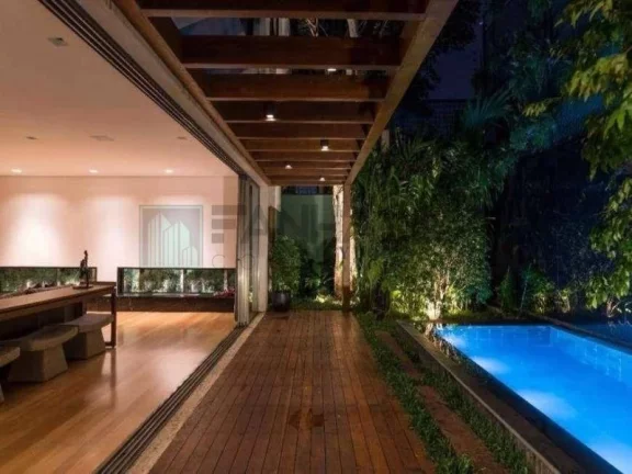 Imagem Vendo Belíssima casa de condomínio no Jd. Europa com 480 m² com 4 suítes e 4 vagas. Imóvel com projeto requintado em exclusivo condomínio de apenas 6