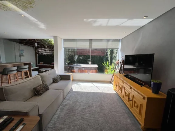 Imagem Casa com 5 quartos à venda, 180 m²