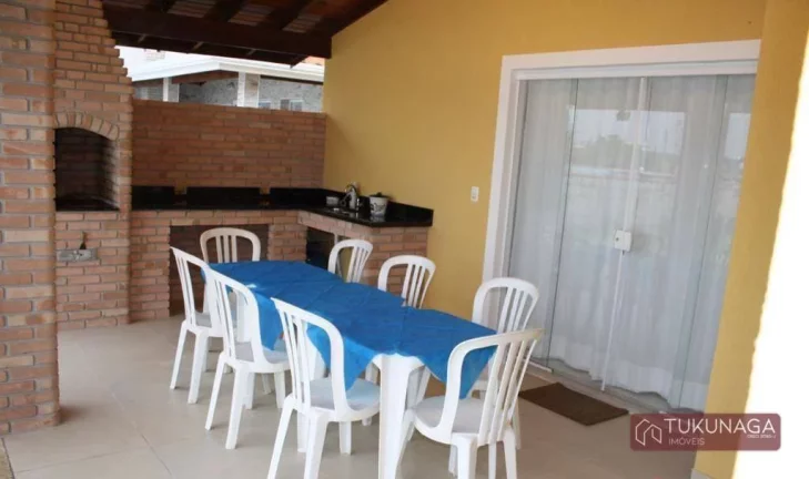 Imagem Casa Térrea 3 Dormitórios e Piscina - Condomínio Fechado - Bertioga - SP .