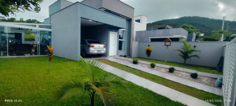 Casa para Venda em Florianópolis / SC no bairro Ingleses do Rio Vermelho